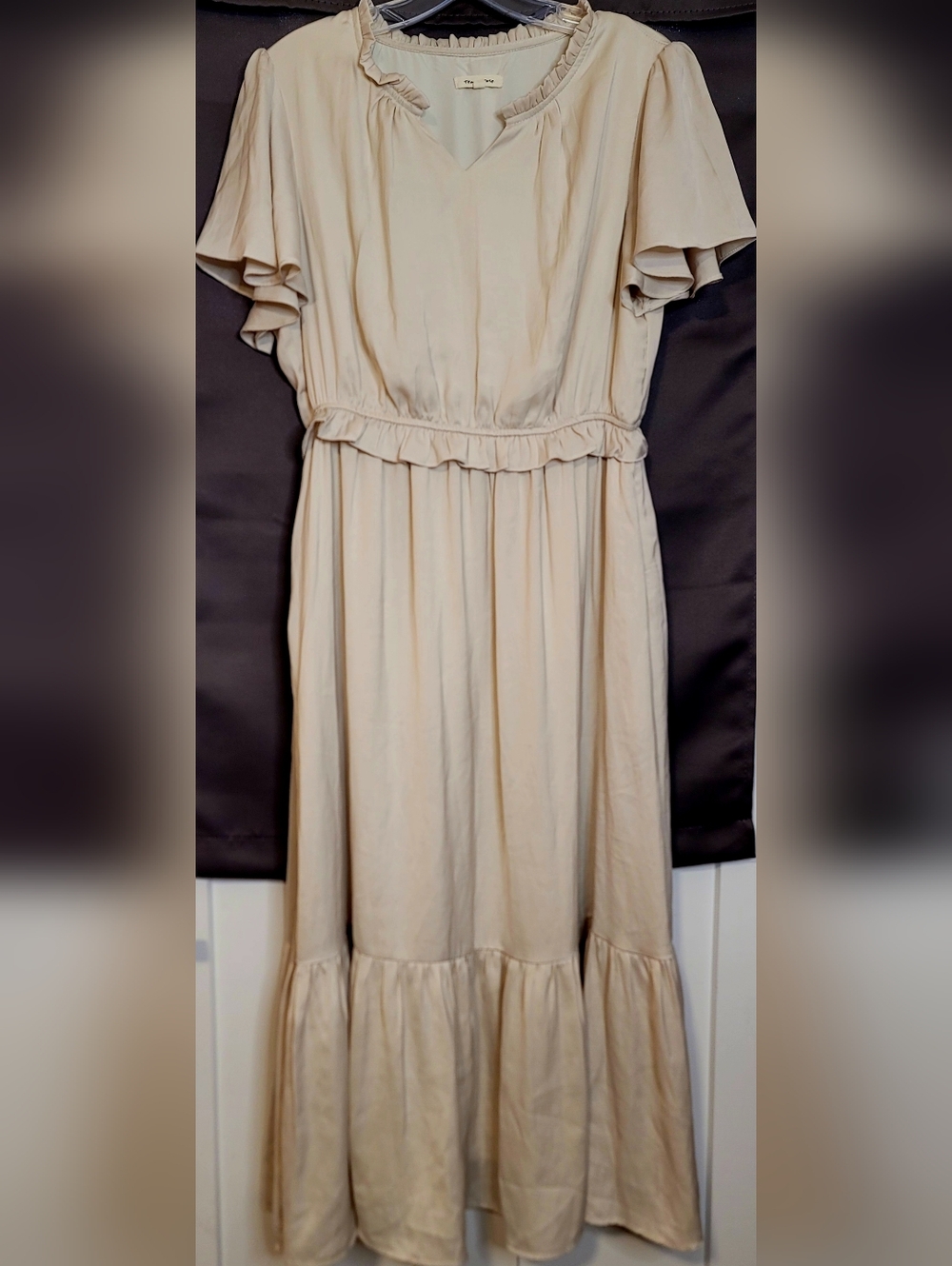 Tea n Rose Creamy, Silky Light Maxi Dress with Flowy Sleeves- Boho Chic, Country - Picture 3 of 16
